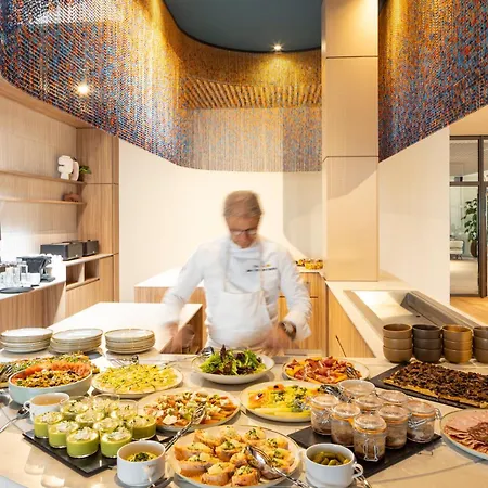 فندق Parkest & 4*